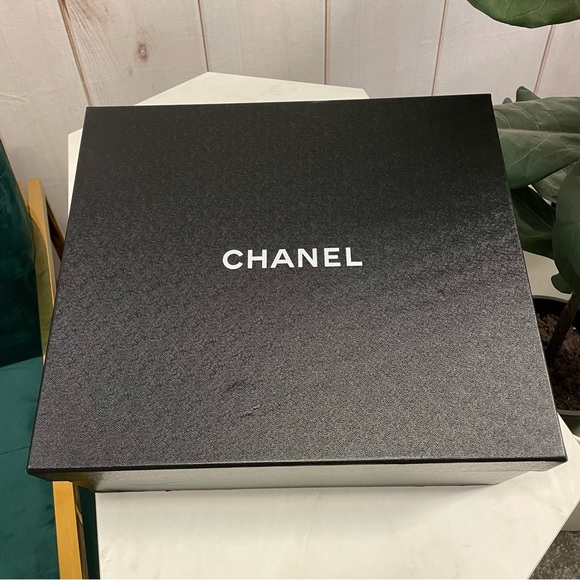 Chanel Black Patent Leather Quilted Boots Size 35 - Picture 8 of 9